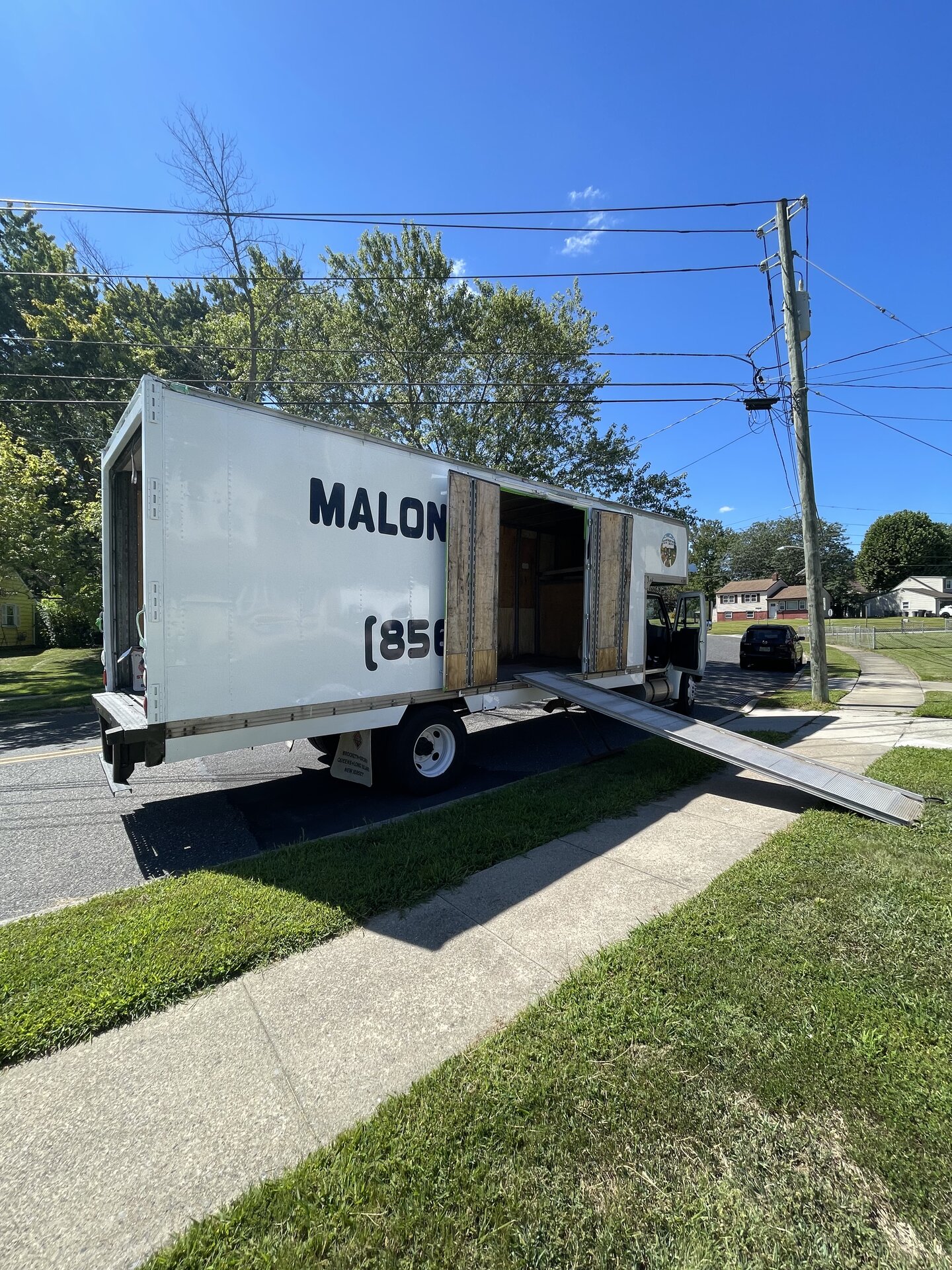 Licensed moving crew properly handling furniture in Cherry Hill Voorhees Collingswood - South Jersey movers